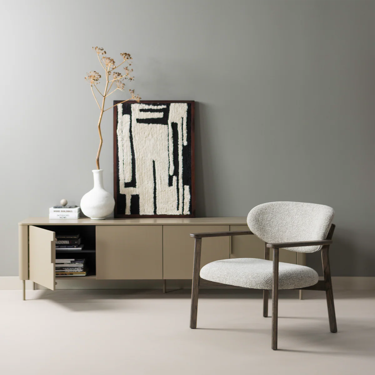 Fauteuil Udar avec structure en bois – Image 3